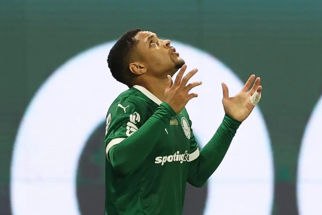 Vitor Roque vice com o Palmeiras