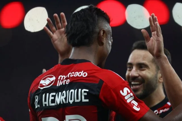 bruno-henrique-everton-ribeiro-flamengo-aucas-libertadores (1)