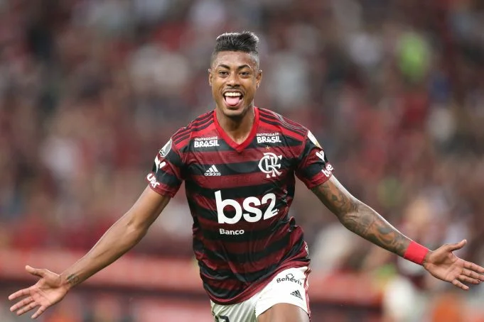 Atacante do Flamengo concede entrevista e confirma que continuará no rubro-negro