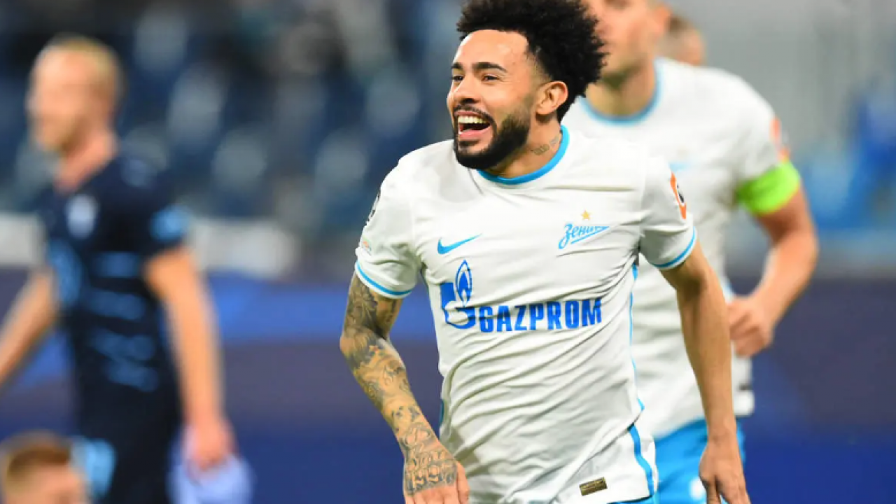 Mantuan faz gol de falta pelo Zenit no Campeonato Russo; vídeo