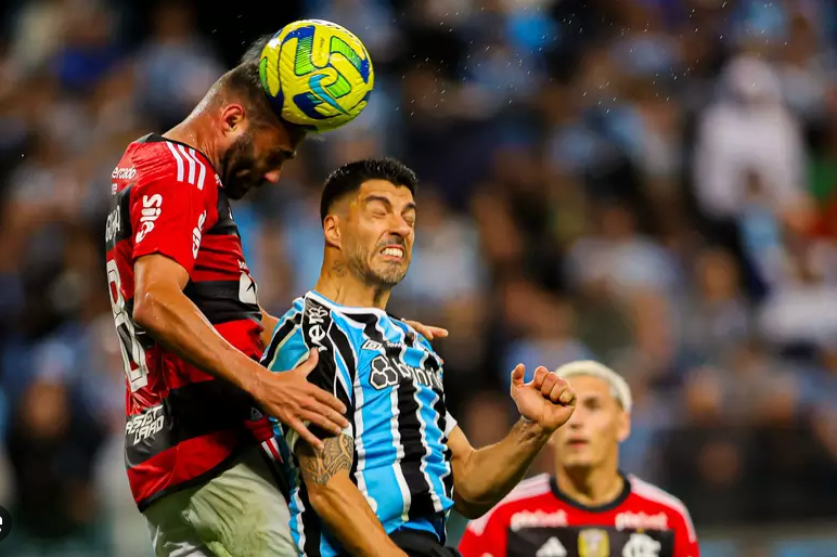 Presidente do Grêmio confirma negociação de dois jogadores com o Flamengo