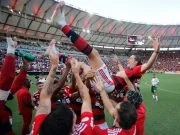 Jogadores do Flamengo homenageiam Filipe Luís em despedida nas redes sociais