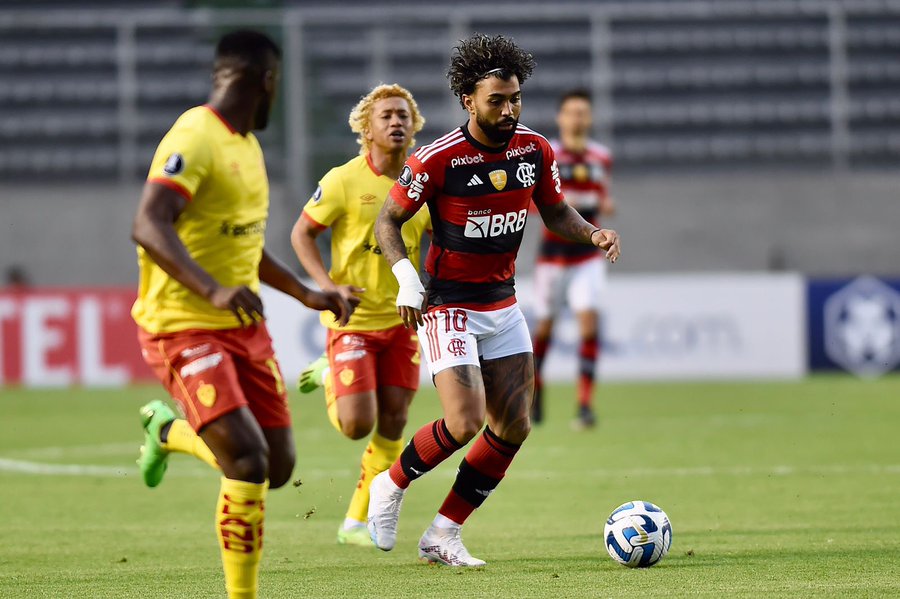 Atacante do Flamengo manda recado para a torcida após jogo de ida