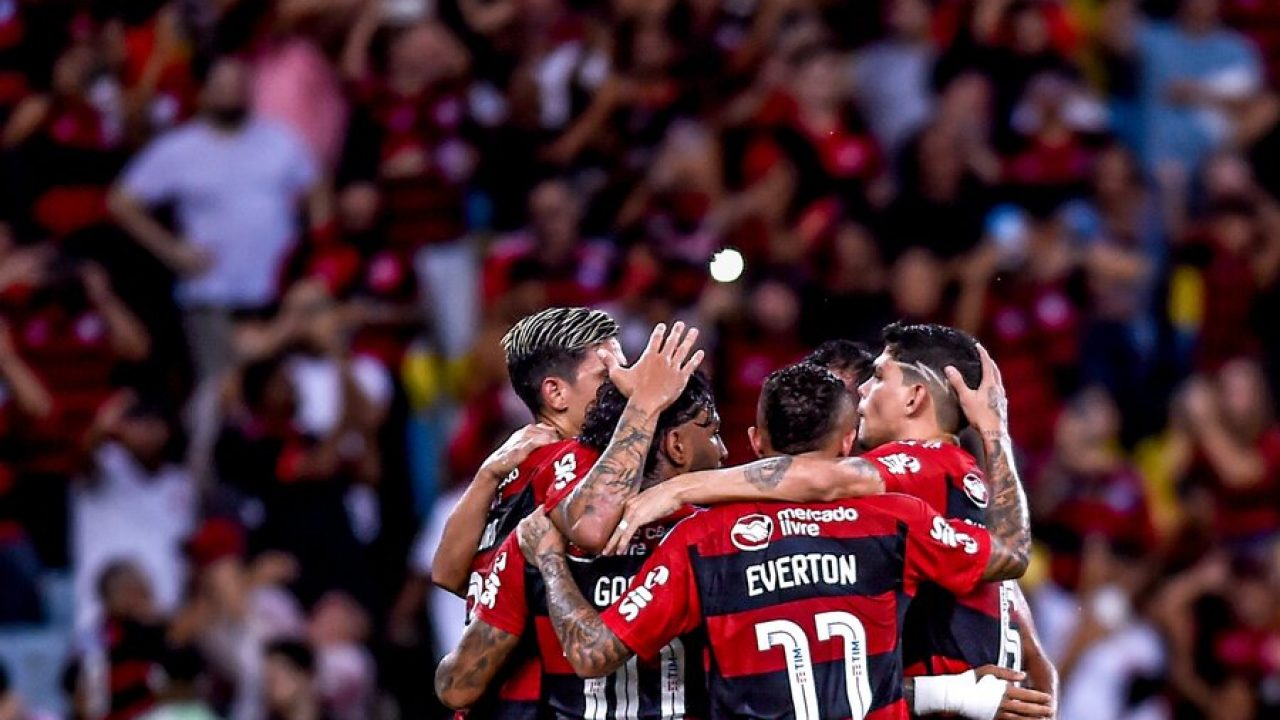 Apenas 2 jogadores atuaram em todos os jogos do Flamengo na 'Era Sampaoli