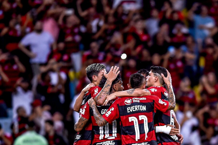 Apenas 2 jogadores atuaram em todos os jogos do Flamengo na 'Era Sampaoli