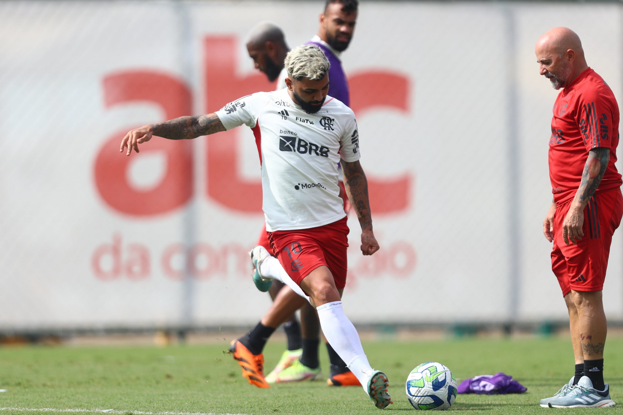 Gabigol abre o jogo sobre suposto interesse do Corinthians