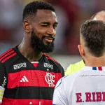Vídeo: atitude de Gerson antes da defesa de Rossi chama atenção da torcida do Flamengo