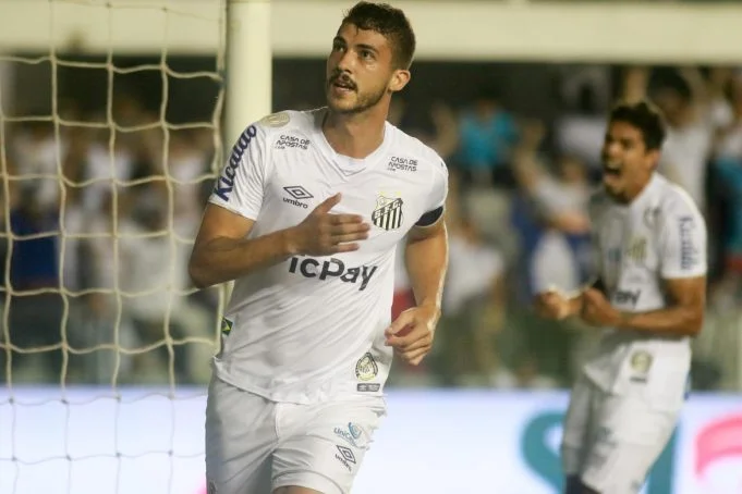 Santos libera, e Flamengo anuncia quando Gustavo Henrique se apresentará