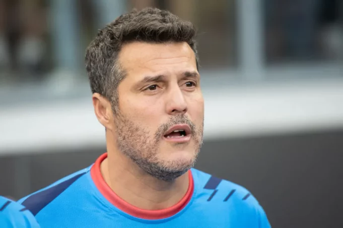 Flamengo faz publicação direcionada a Júlio César