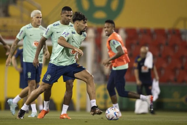 Lucas Paquetá em treino da Seleção Brasileira para a Copa do Mundo do Qatar