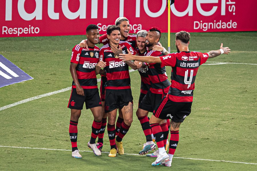 Multicampeão revela motivo de trocar o Flamengo por rival