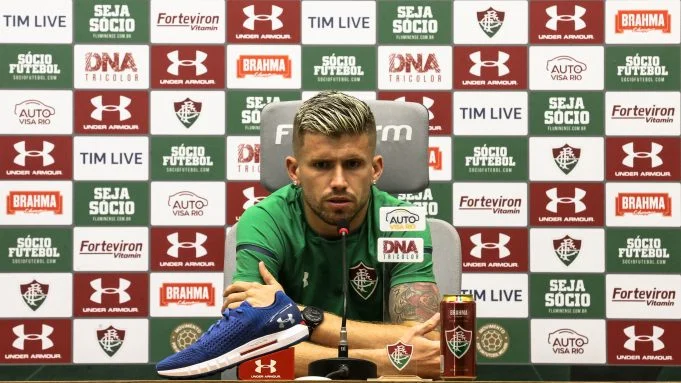 Flamengo realiza proposta e entra na briga por lateral desejado pelo Grêmio