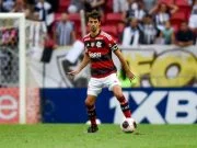 Zagueiro do Flamengo, Rodrigo Caio se manifesta nas redes sociais Rodrigo Caio em ação pelo Flamengo contra o Botafogo