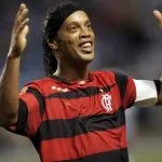 A verdade sobre o vídeo clássico de Ronaldinho Gaúcho acertando a bola no travessão