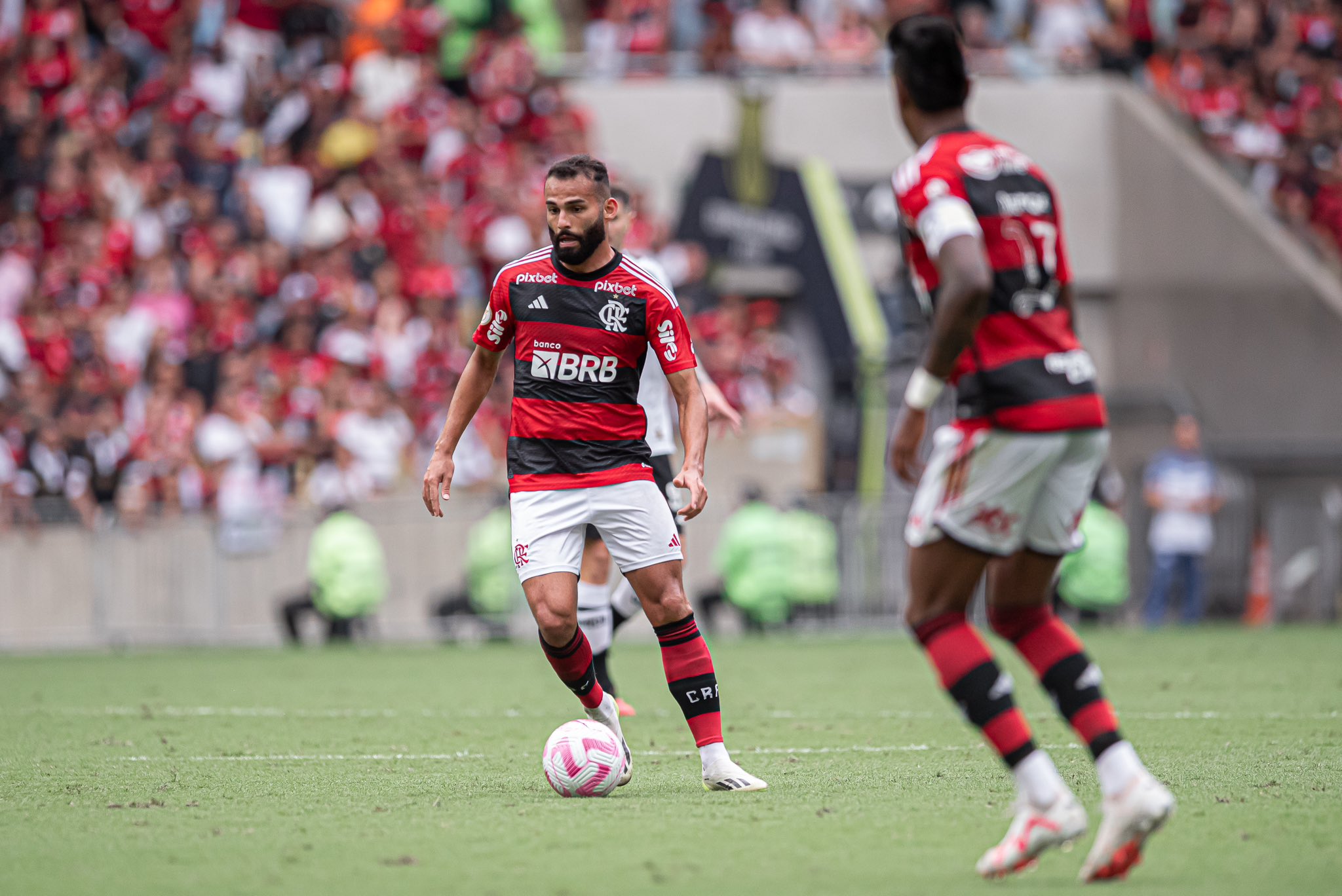 Escalação do Flamengo: time, dúvidas e desfalques contra o Grêmio