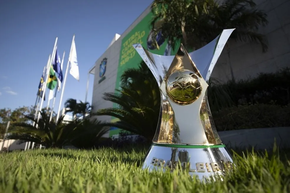 Estudo mostra que Brasileirão é campeão mundial em trocar técnicos
