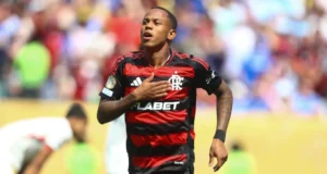 wallace Yan pelo Flamengo (Foto: Gilvan Souza/Flamengo)