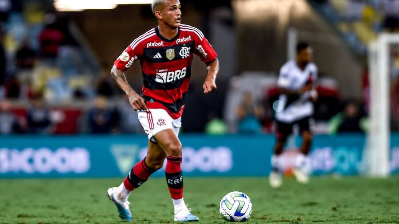 Barcelona desiste de Wesley, lateral promessa do Flamengo